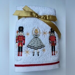 BH Beekman Hand Towels (2) NUTCRACKER Embroidered 18 X 28 Made in Turkey